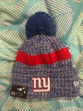 New Era Men’s Blue & Red NY Giants Pom Beanie